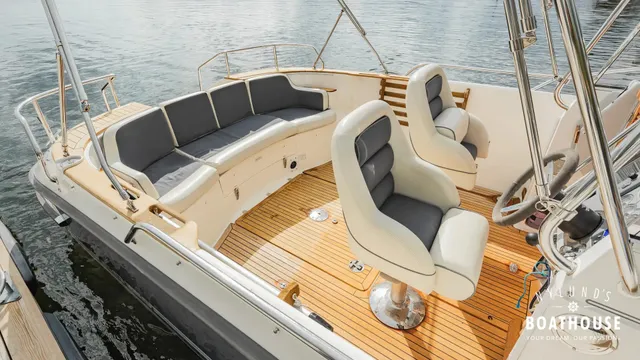Nimbus 250 R — Extérieur