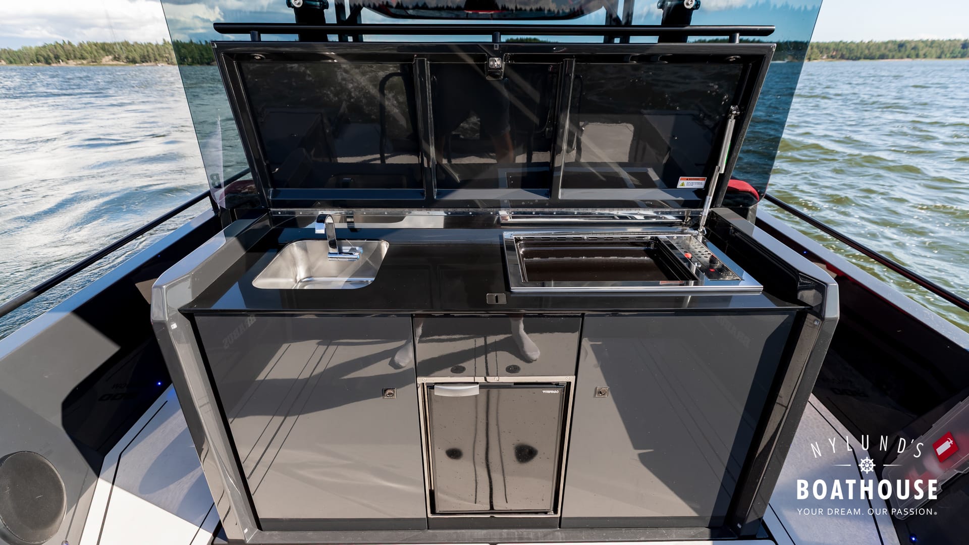 Axopar Brabus Shadow 800 Sun Top - Image 67