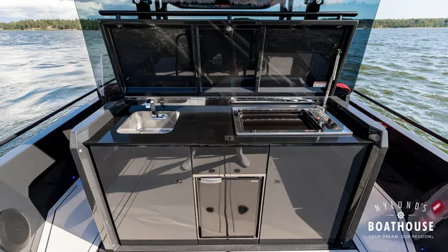 Axopar Brabus Shadow 800 Sun Top — Extérieur