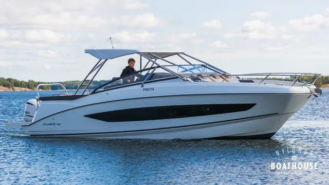 Beneteau Flyer 10 — Cruising