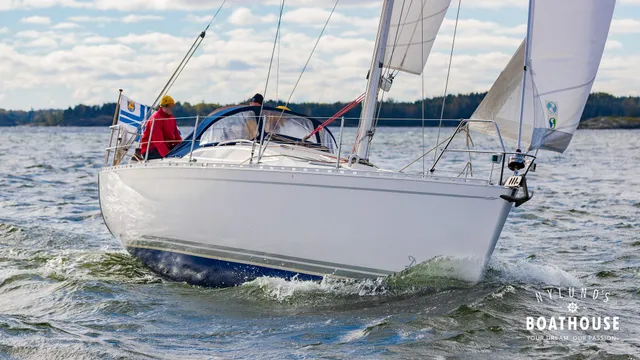 Delphia  D37