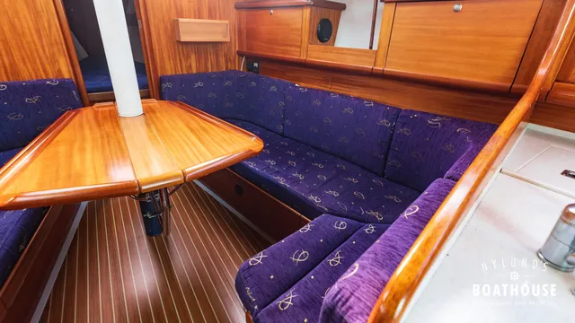 Delphia  D37