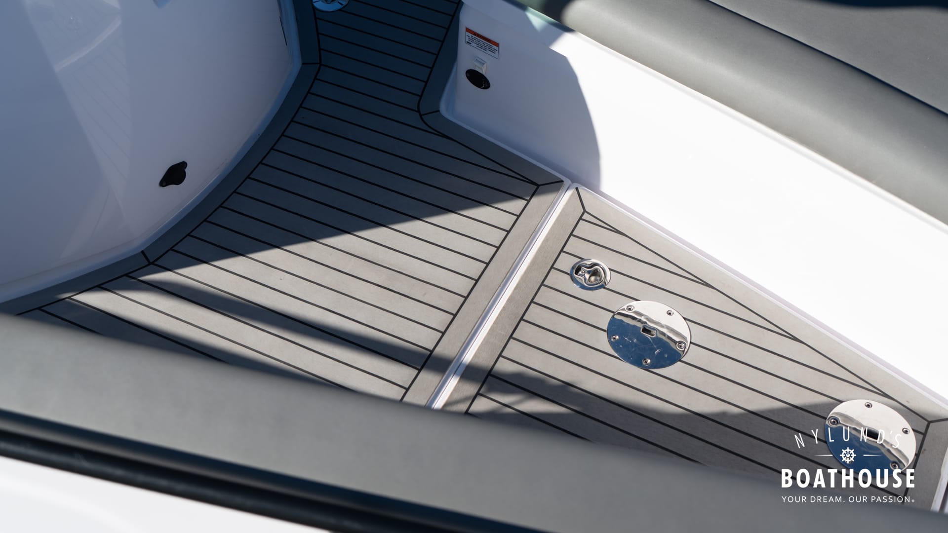 Axopar 28 Cabin - Image 61