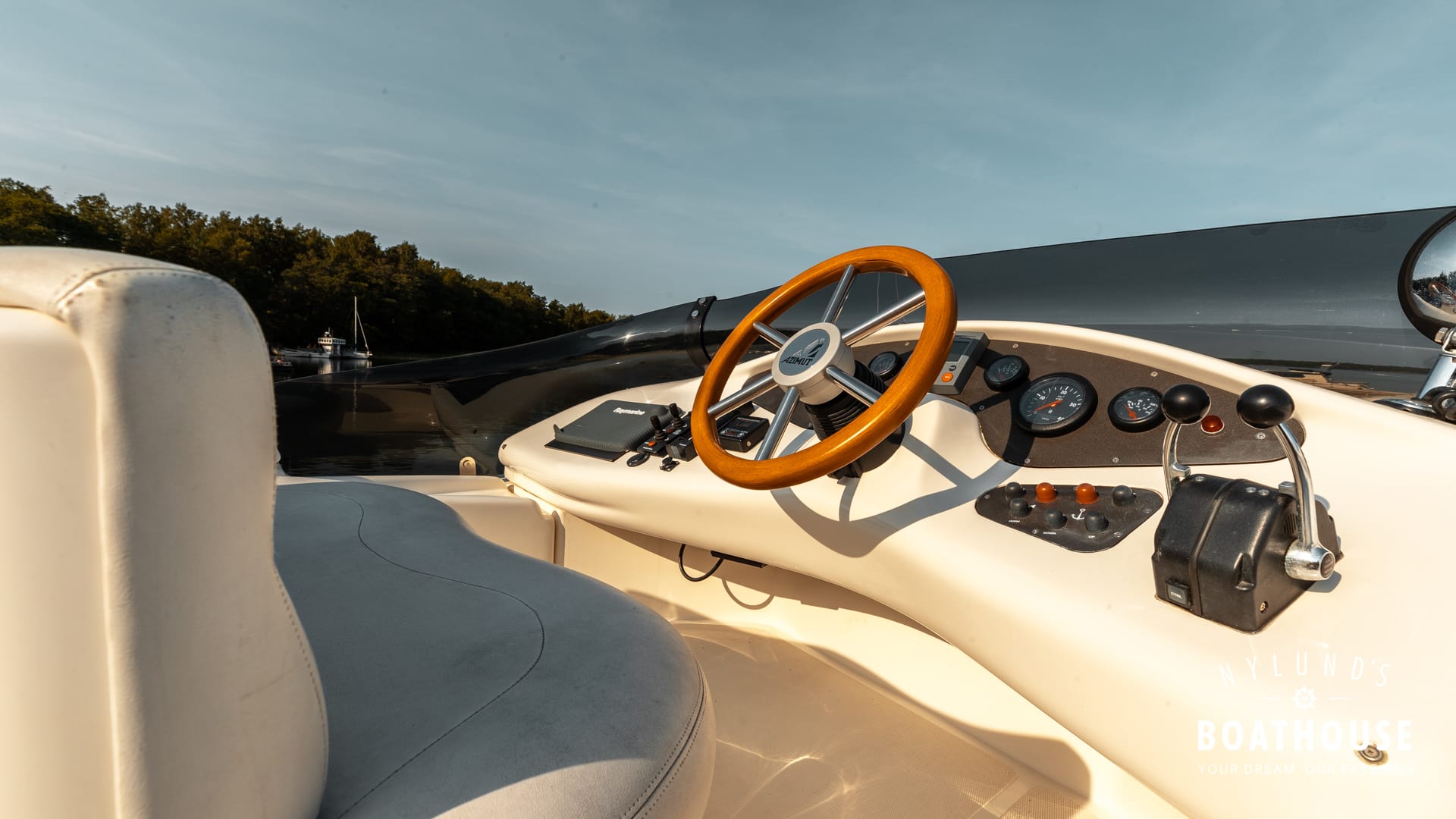 Azimut 42 Fly - Image 19