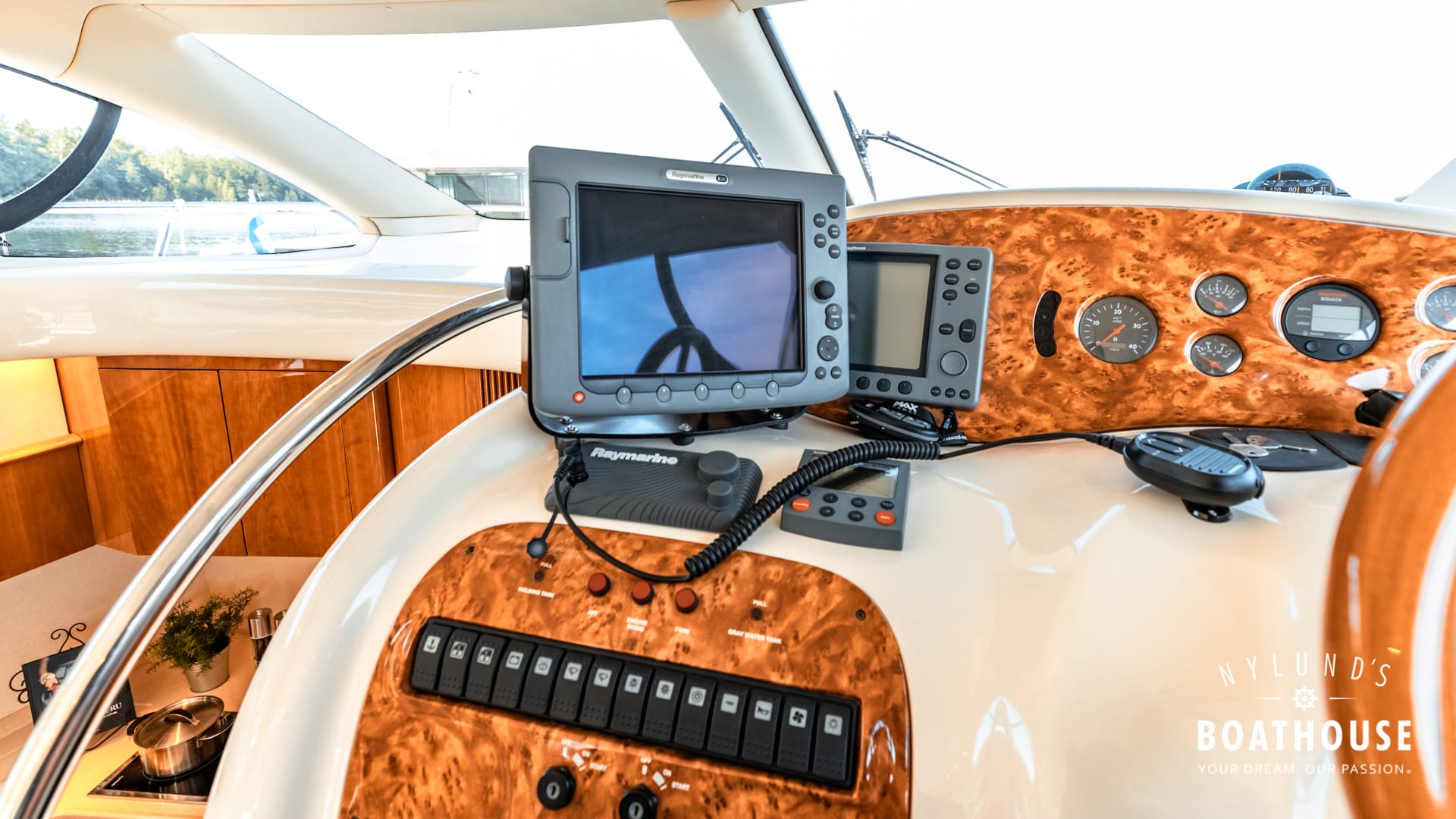 Azimut 42 Fly - Image 64