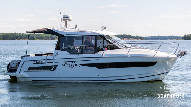 Jeanneau Merry Fisher 895 Cruiser — Cruising