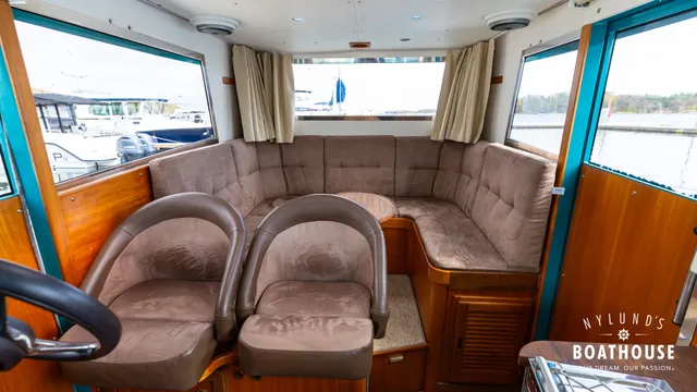 Brizo Yachts 28