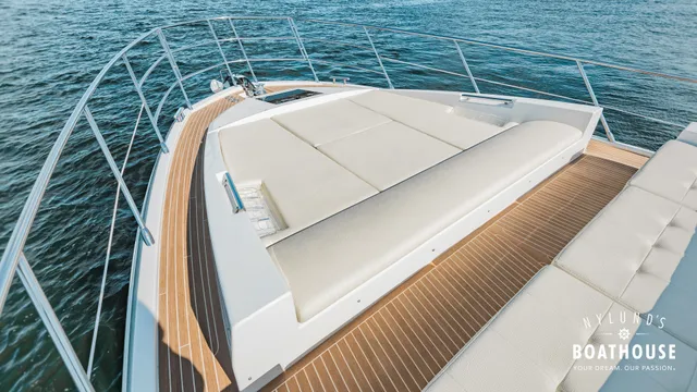 Azimut 55S