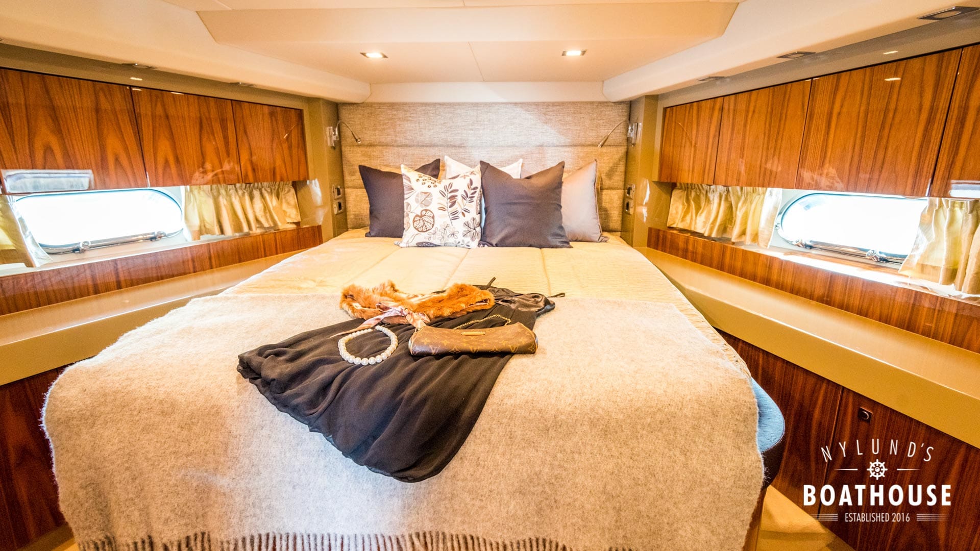 Sunseeker Predator 60 - Image 20