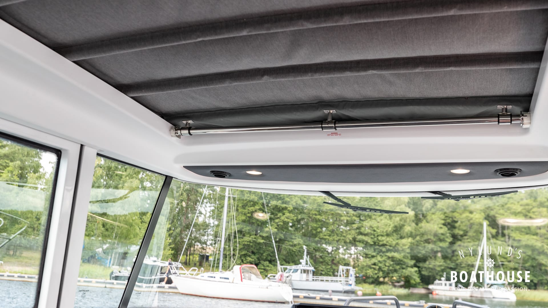 Axopar 28 Cabin - Brabus Line - Image 37