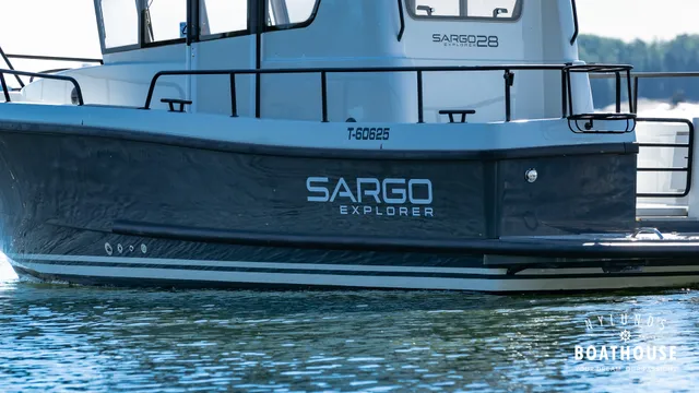 Sargo 28 Explorer — Merellä